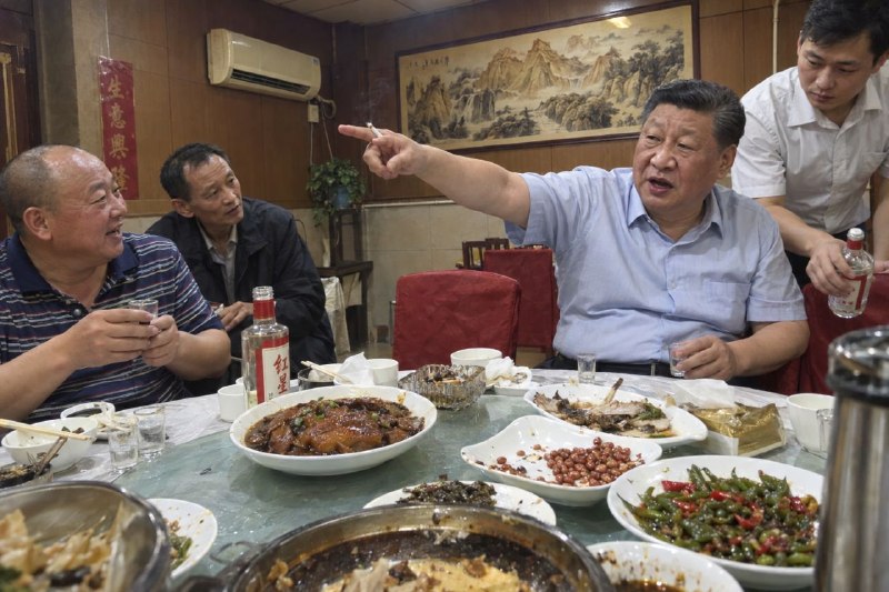 吃饭时亲自指挥（AI