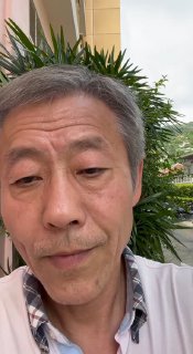 雪爷嘲讽中共护照，大秀自己的日本日本护照