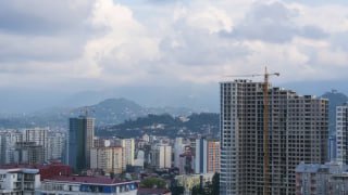 #鬼山哥 ，叛变了？鬼山哥今天于 YouTube 上传两部作品“《最伟大的停贷者》”