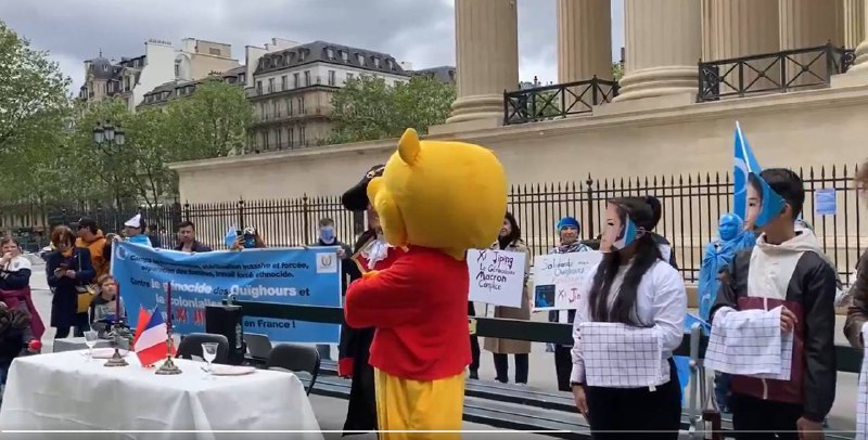爱国华侨组织 爱心团 在巴黎集会欢迎习大大到访法国🇫🇷爱国华侨组织 爱心团 在巴黎集会欢迎习大大到访法国🇫🇷