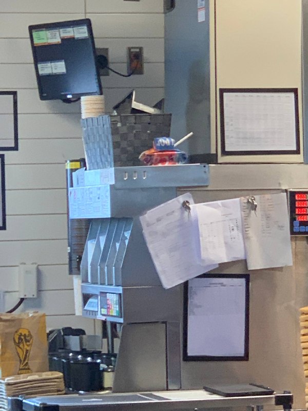 咱每次吃完麦当劳都喜欢折个坦克给店家🍔拿去收藏🤣👤 来自