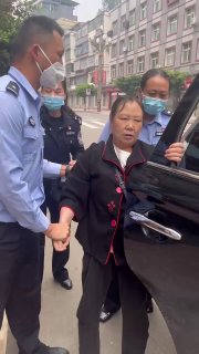 不戴口罩，被抓了马迎新操习近平