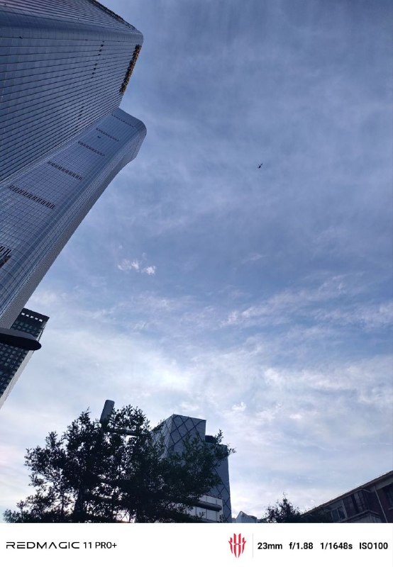 后续两张图片为中共反恐直升机进入空域巡视😎 匿名投稿后续两张图片为中共反恐直升机进入空域巡视😎 匿名投稿
