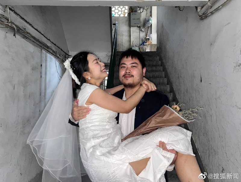 把偷着乐 做到极致的 阿拉新婚夫妇投稿By
