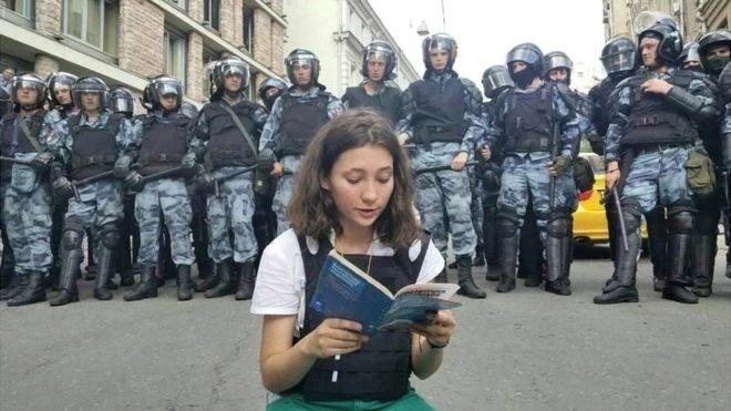 父囯多事矣By