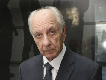 献给黑皮狗，🐕~ 索茨科夫，90岁，曾是情报官员，军衔为少将