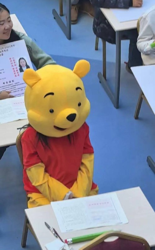 北京十一学校的中学生参加考试，大不敬！By