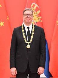塞爾維亞總統武契奇6月27日在貝爾格勒一場親政府集會上宣布，將於數週內辭去總統職務，並提前舉行總統及國會選舉