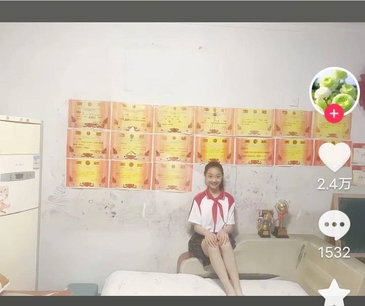 我要匿名投稿，蛙老师您好，我要投稿山东省泰安市第一中学高中2025级的一名学生在校遭受严重欺负，自杀身亡，家属至今维权无门，凶手一直逍遥法外！还被捂嘴！我要匿名投稿，蛙老师您好，我要投稿山东省泰安市第一中学高中2025级的一名学生在校遭受严重欺负，自杀身亡，家属至今维权无门，凶手一直逍遥法外！还被捂嘴！