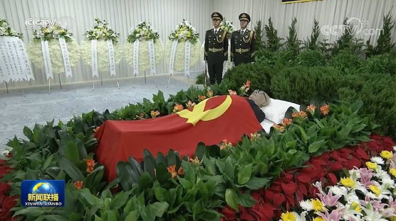 2022年12月6日上午10时，江泽民同志追悼大会在北京人民大会堂隆重举行，届时现场直播
