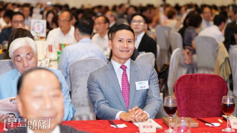 下届香港特首热门人选黄智华，赴北京党校学习，地区筵开43席欢送By