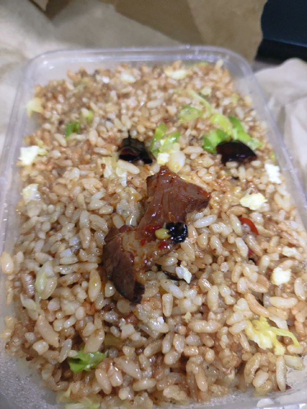 吃个腊肉蛋炒饭By