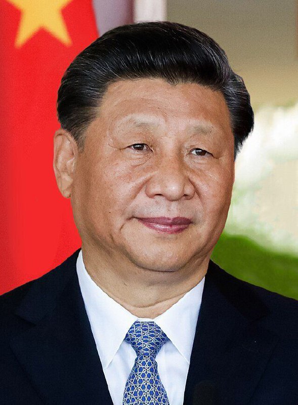 在纳粹德国，人们打招呼时，都要先说一句“希特勒万岁”