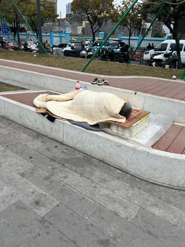 如果孙先生的三民主义在这个国家生根发芽的话，那些本不该流浪的人一定会有家回的吧