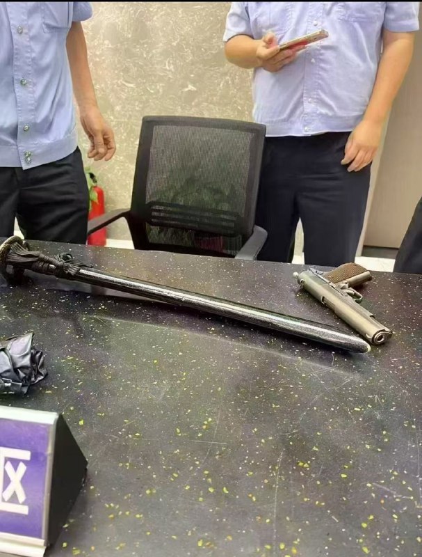 武汉枪案作案枪支曝光，疑似为军用制式枪支